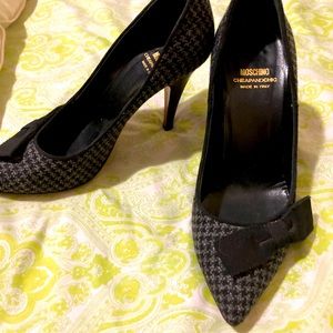 Tweed moschino pumps